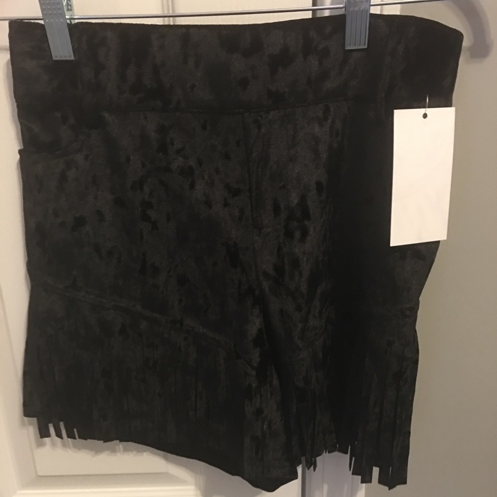 Last Pair!!  NWT Best Fringe Shorts Black - Picture 2 of 2